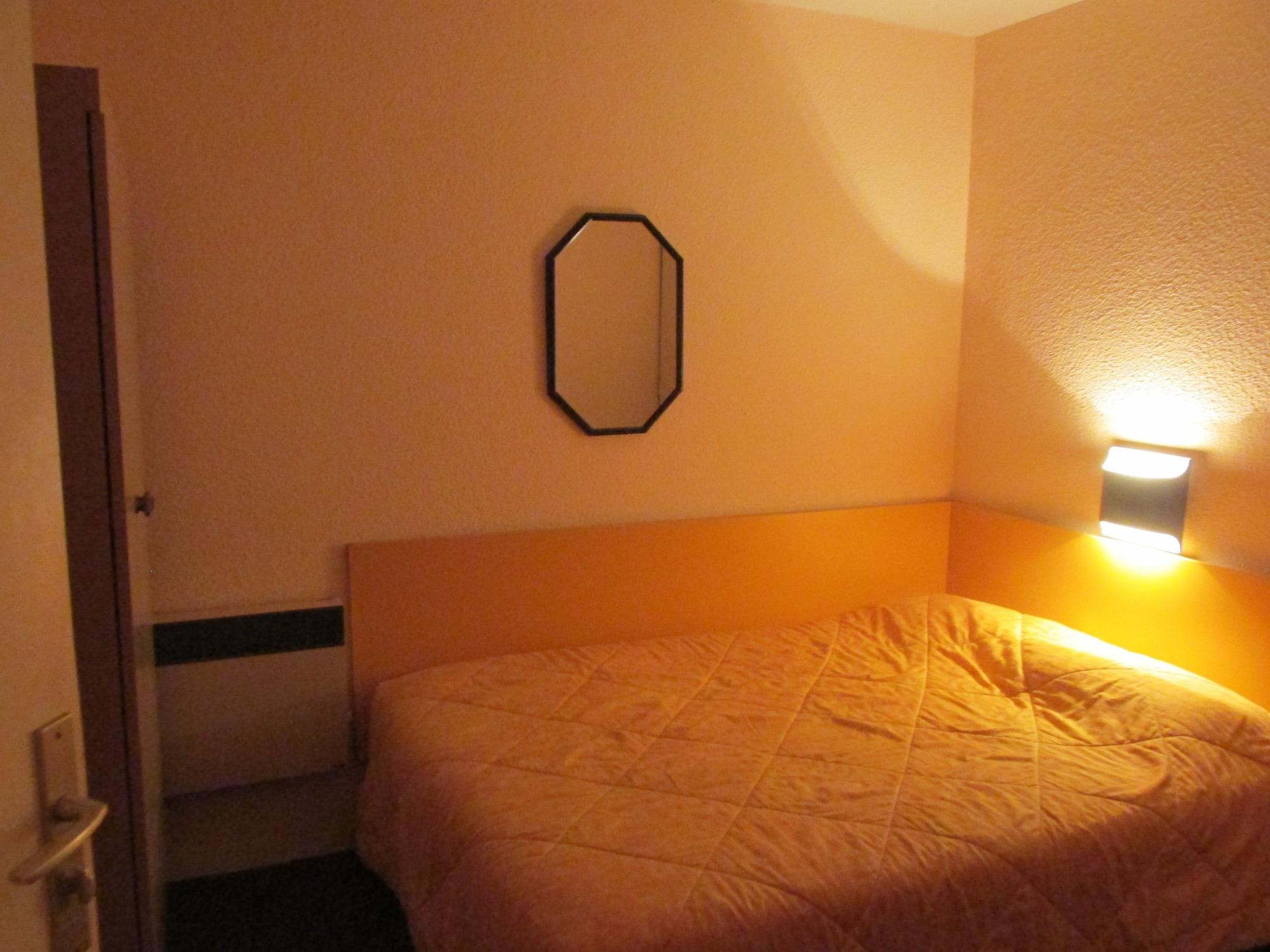 Hotel Estival Arriel ลูร์ด ภายนอก รูปภาพ