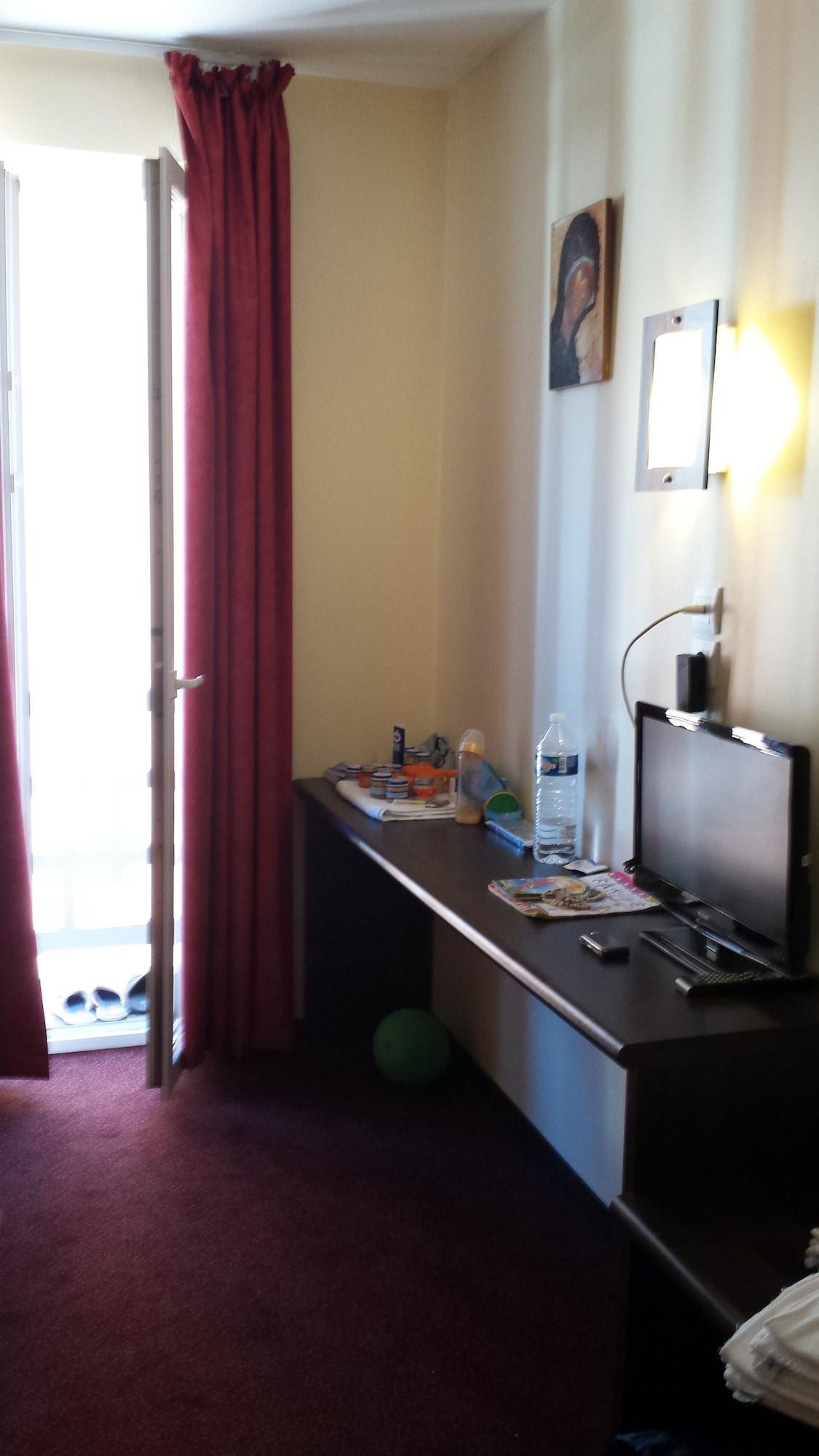 Hotel Estival Arriel ลูร์ด ภายนอก รูปภาพ